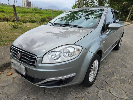 FIAT LINEA 1.8 ESSENCE 16V FLEX 4P AUTOMATIZADO